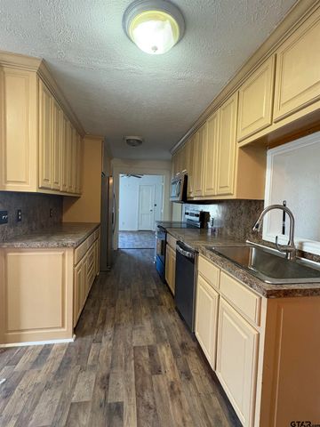 101 Pecan Grove, Pittsburg, TX 75686