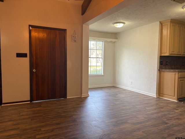 101 Pecan Grove, Pittsburg, TX 75686