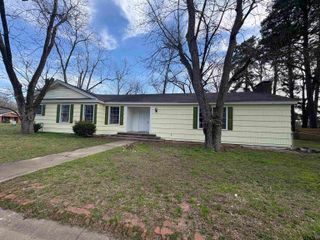 101 Pecan Grove, Pittsburg, TX 75686