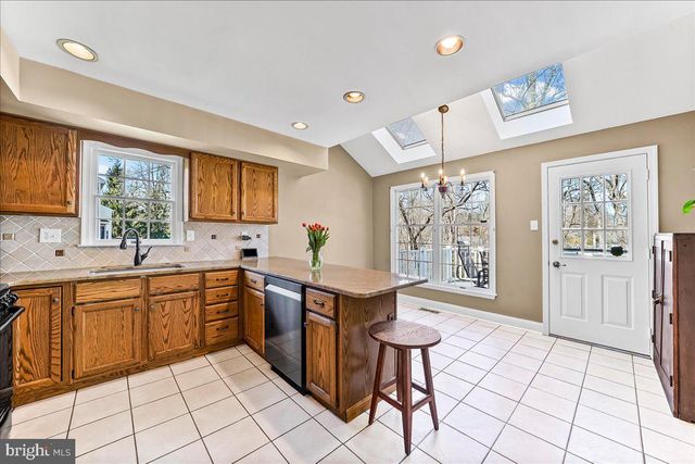 311 BOLTON LN, Downingtown, PA 19335