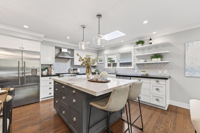 10 Wayne Court, Redwood City, CA 94063
