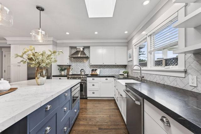 10 Wayne Court, Redwood City, CA 94063