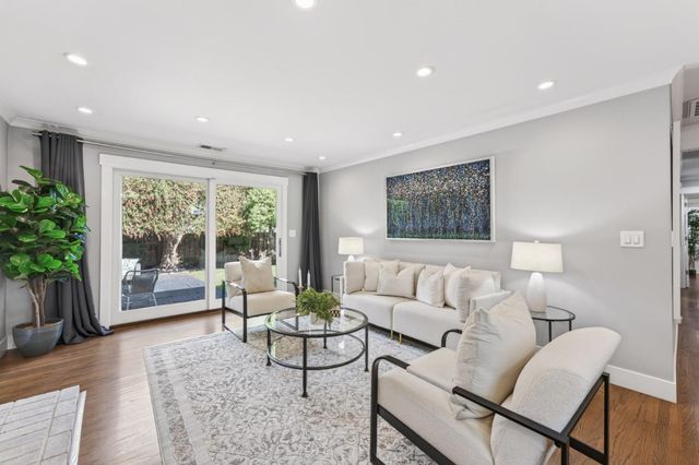 10 Wayne Court, Redwood City, CA 94063