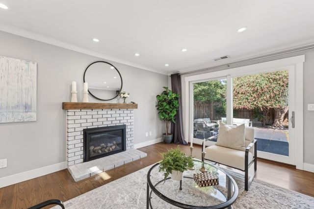 10 Wayne Court, Redwood City, CA 94063