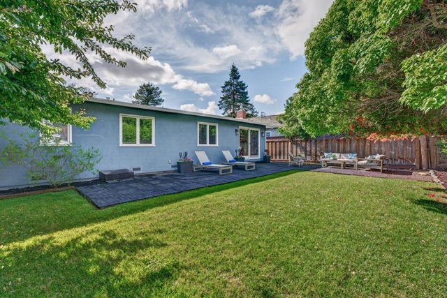 10 Wayne Court, Redwood City, CA 94063