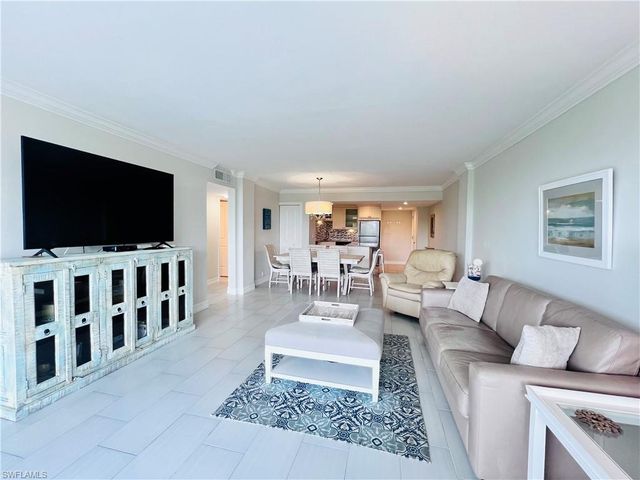 5 Bluebill Ave # 1, Naples, FL 34108