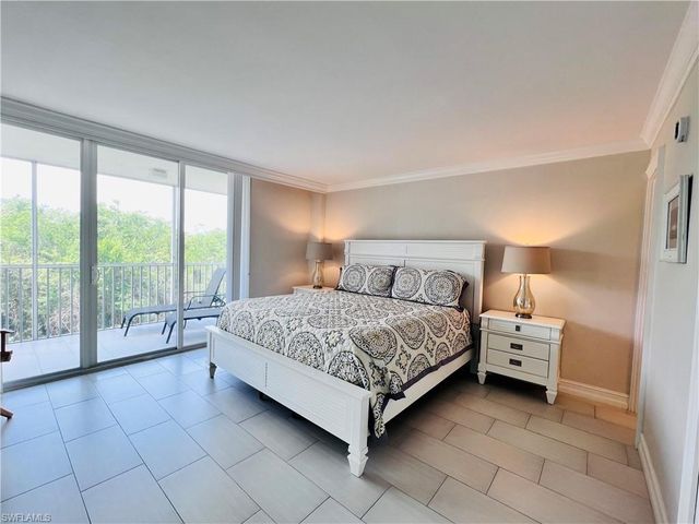 5 Bluebill Ave # 1, Naples, FL 34108