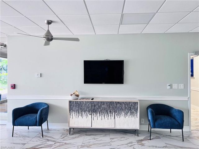 5 Bluebill Ave # 1, Naples, FL 34108