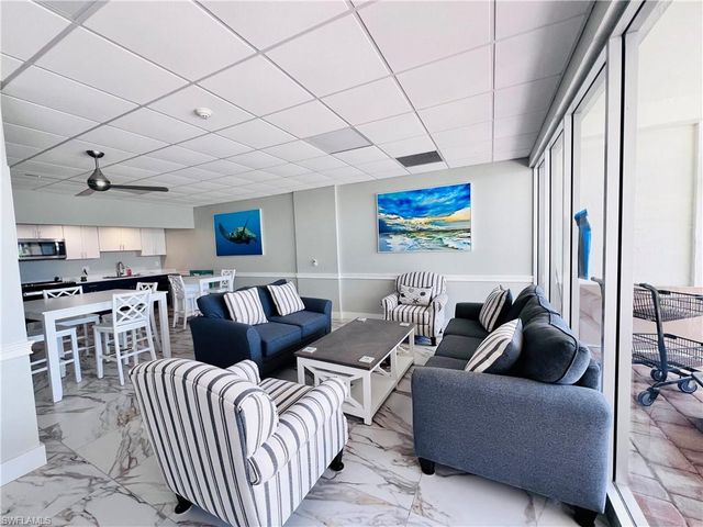 5 Bluebill Ave # 1, Naples, FL 34108