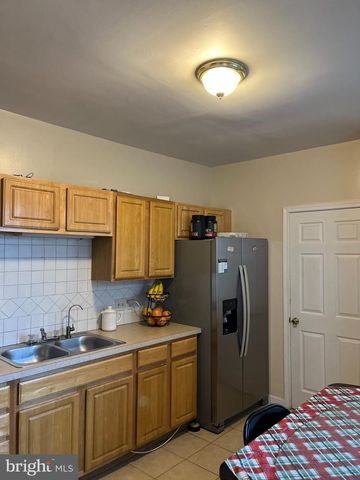 833 N FRONT ST, Reading, PA 19601