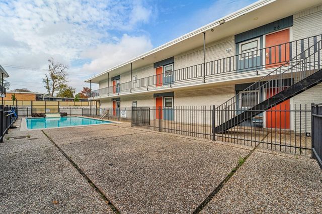 2810 Beauchamp Street 20, Houston, TX 77009