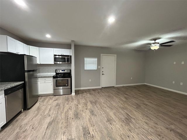 2810 Beauchamp Street 20, Houston, TX 77009