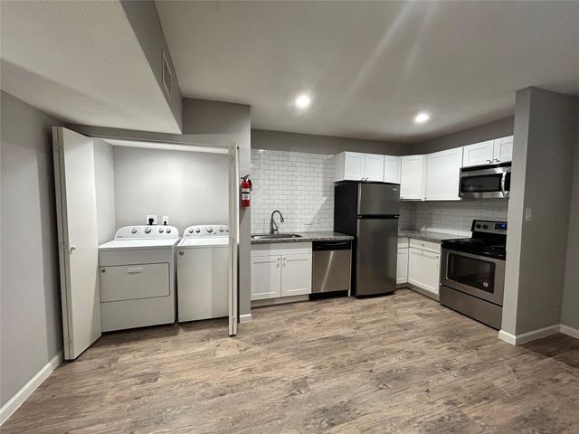 2810 Beauchamp Street 20, Houston, TX 77009