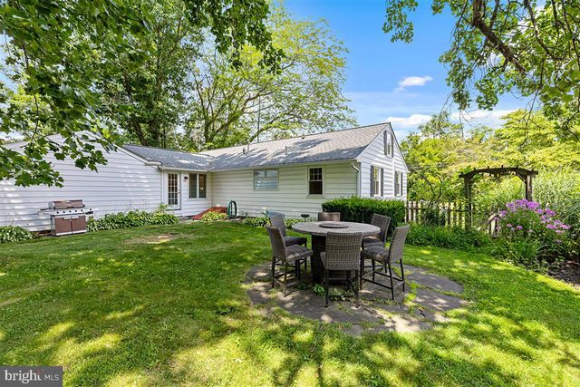 521 VILLAGE RD W, Princeton Junction, NJ 08550