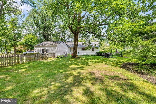 521 VILLAGE RD W, Princeton Junction, NJ 08550
