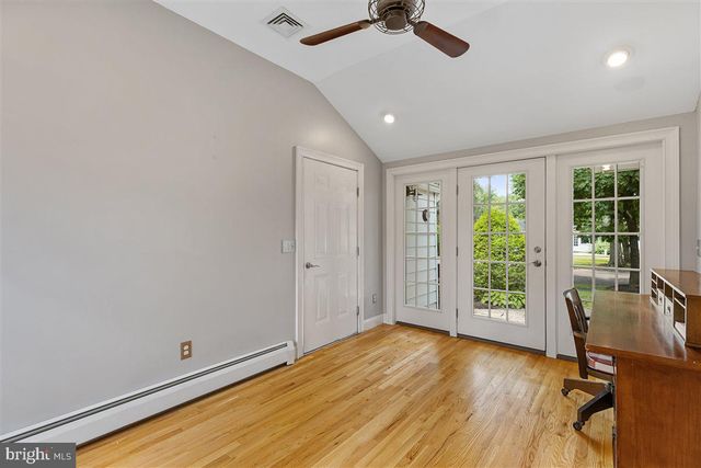 521 VILLAGE RD W, Princeton Junction, NJ 08550