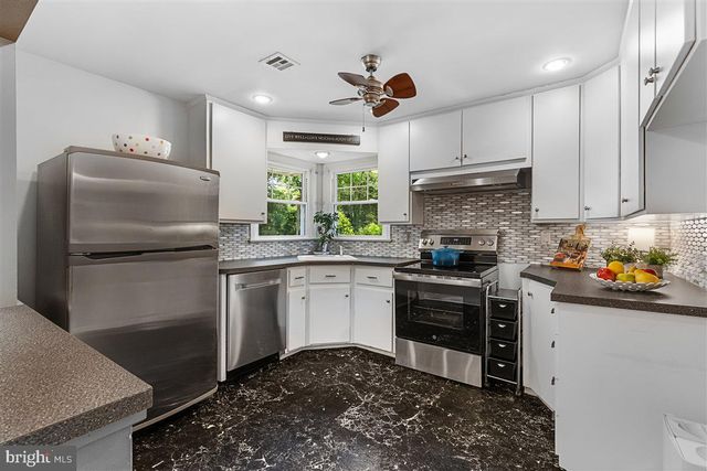 521 VILLAGE RD W, Princeton Junction, NJ 08550