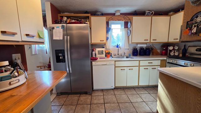 52 Liberty St C5, Plymouth, MA 02360