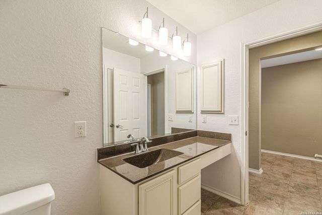 323 Joshua Hl, New Braunfels, TX 78130