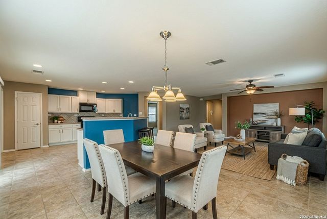 323 Joshua Hl, New Braunfels, TX 78130