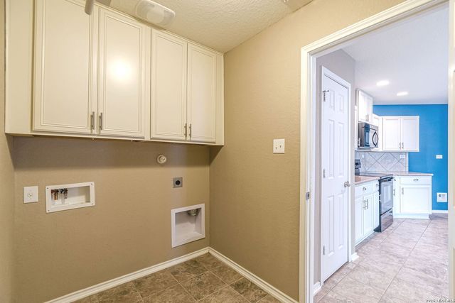 323 Joshua Hl, New Braunfels, TX 78130