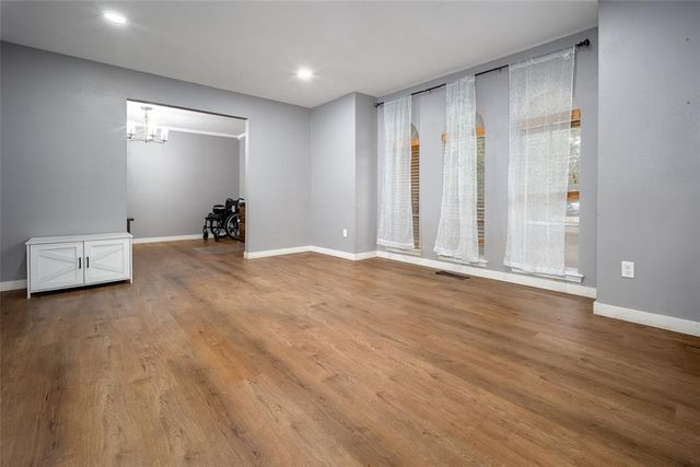 6404 Brentford, Oklahoma City, OK 73132