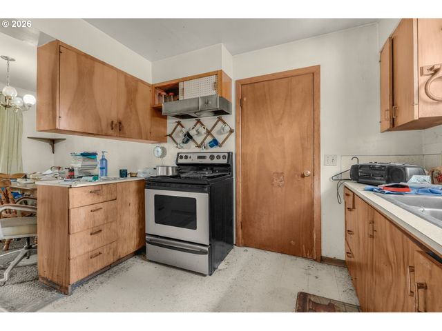 12400 Sw BEEF BEND Rd, Portland, OR 97224