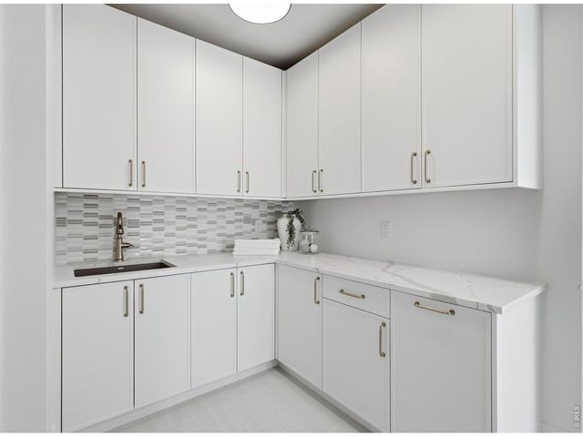 827 Trail Ridge Dr, Louisville, CO 80027