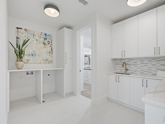 827 Trail Ridge Dr, Louisville, CO 80027