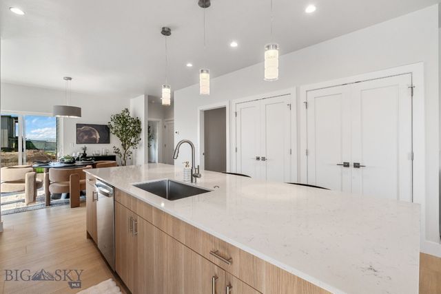 813 Spaniel Lane, Belgrade, MT 59714