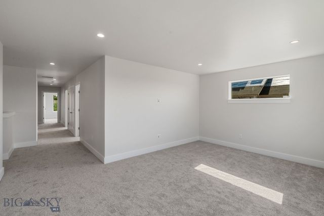 813 Spaniel Lane, Belgrade, MT 59714