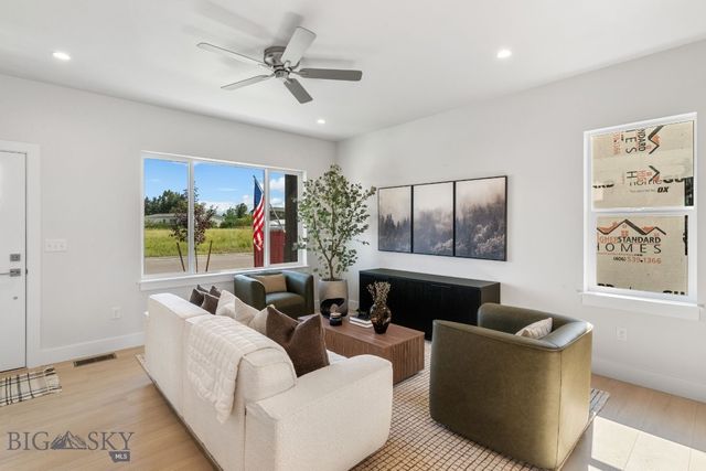 813 Spaniel Lane, Belgrade, MT 59714