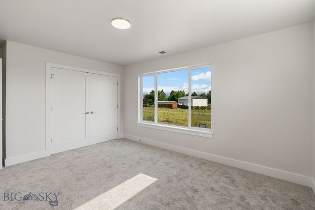 813 Spaniel Lane, Belgrade, MT 59714