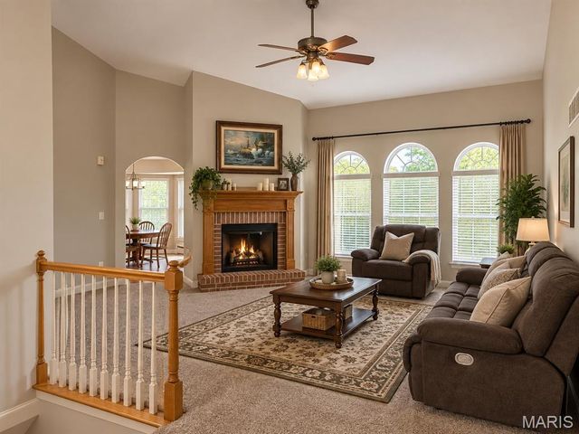 102 Derbyshire Lane, Dardenne Prairie, MO 63368