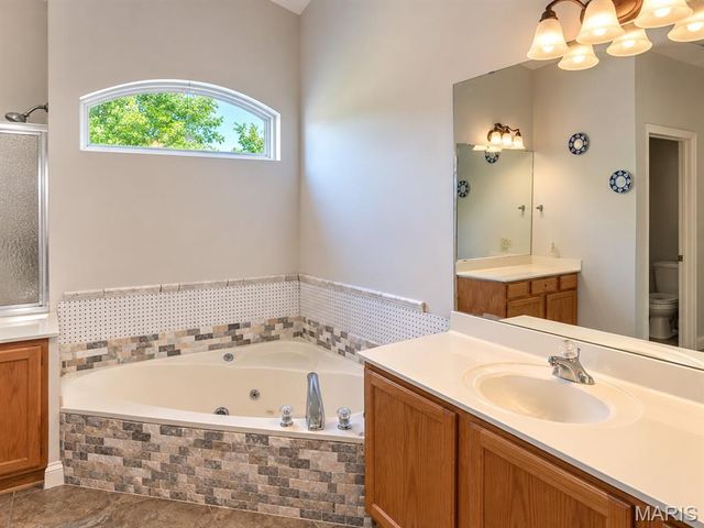 102 Derbyshire Lane, Dardenne Prairie, MO 63368