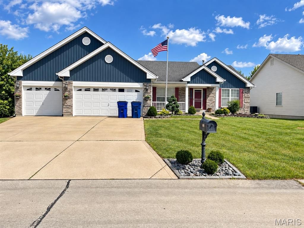 102 Derbyshire Lane, Dardenne Prairie, MO 63368