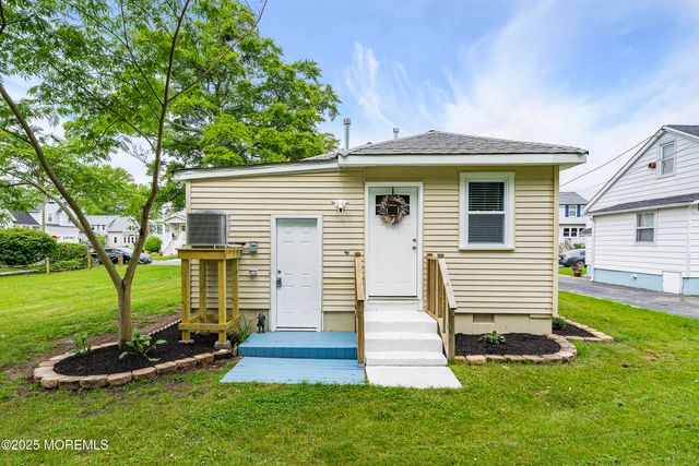 509 Monmouth Avenue, Ocean Gate, NJ 08740