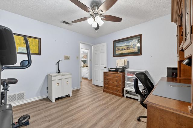 4043 Glenbrook Drive, Arlington, TX 76015