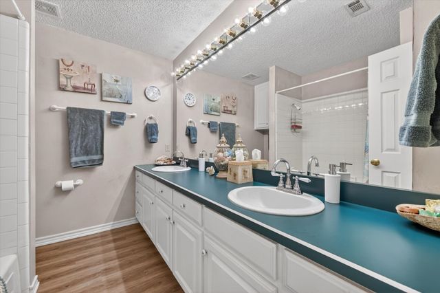 4043 Glenbrook Drive, Arlington, TX 76015