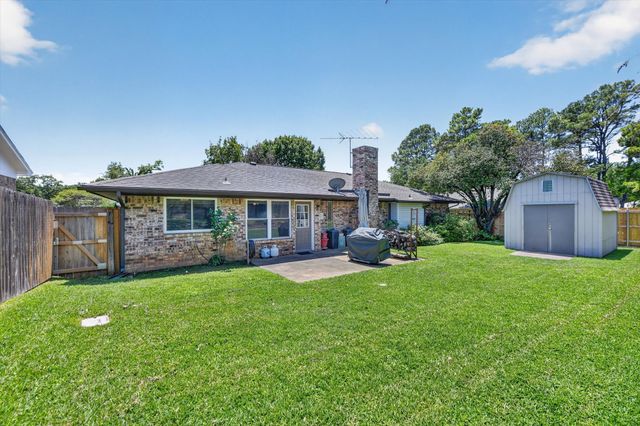 4043 Glenbrook Drive, Arlington, TX 76015