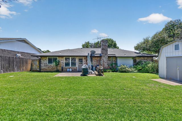 4043 Glenbrook Drive, Arlington, TX 76015