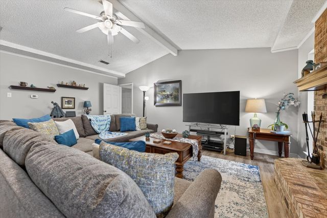 4043 Glenbrook Drive, Arlington, TX 76015