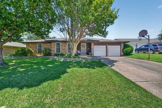 4043 Glenbrook Drive, Arlington, TX 76015