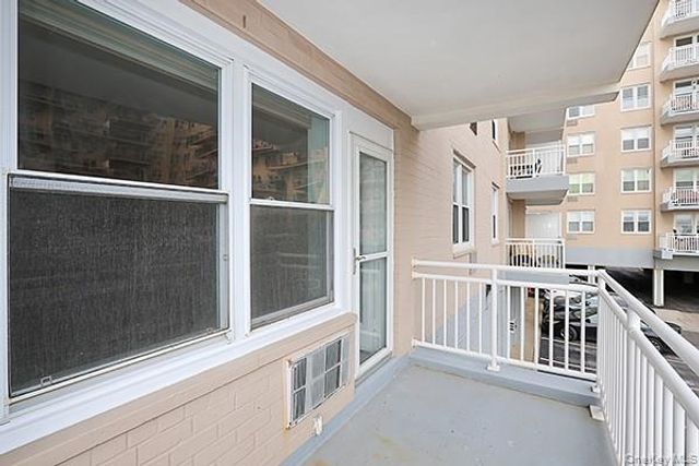 522 Shore Road 1D, Long Beach, NY 11561