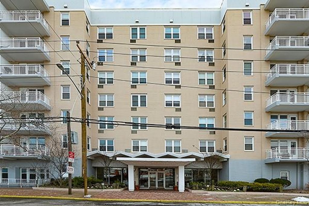 522 Shore Road 1D, Long Beach, NY 11561