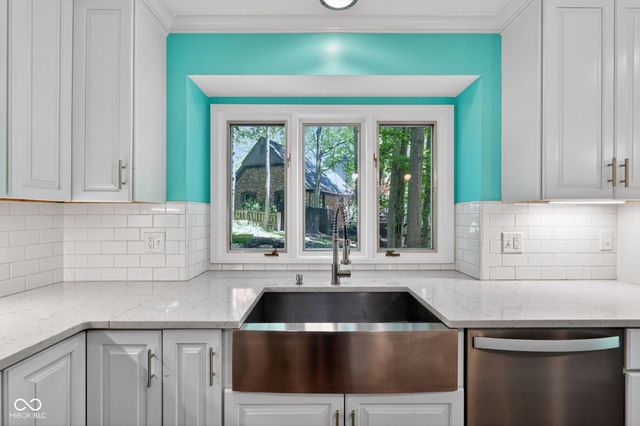 845 Sugarbush Ridge, Zionsville, IN 46077