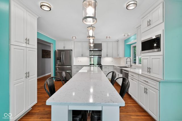 845 Sugarbush Ridge, Zionsville, IN 46077