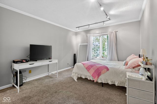 845 Sugarbush Ridge, Zionsville, IN 46077