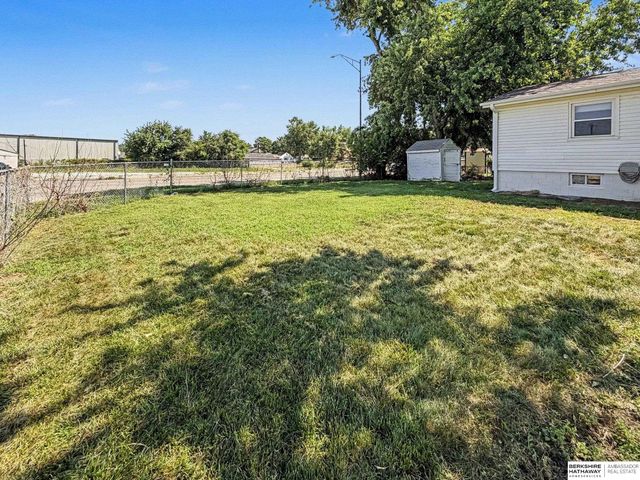 8346 Parker Court, Omaha, NE 68114