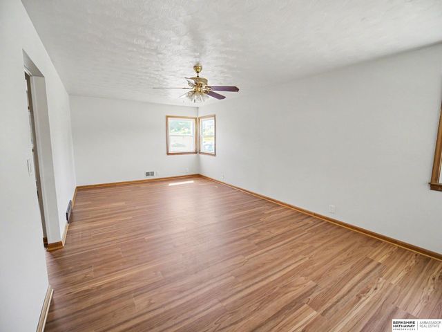 8346 Parker Court, Omaha, NE 68114
